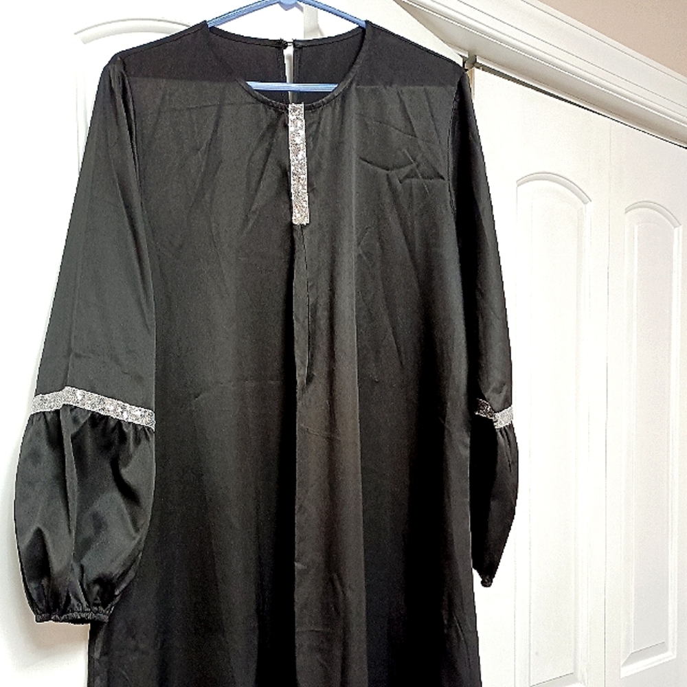 Elegant Black Muslim Tunic / Dress with Silver Accents, size XXL